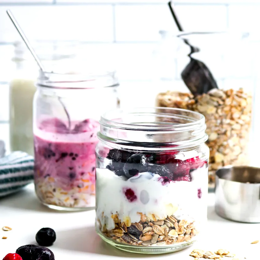 3-Ingredient Overnight Berry Muesli