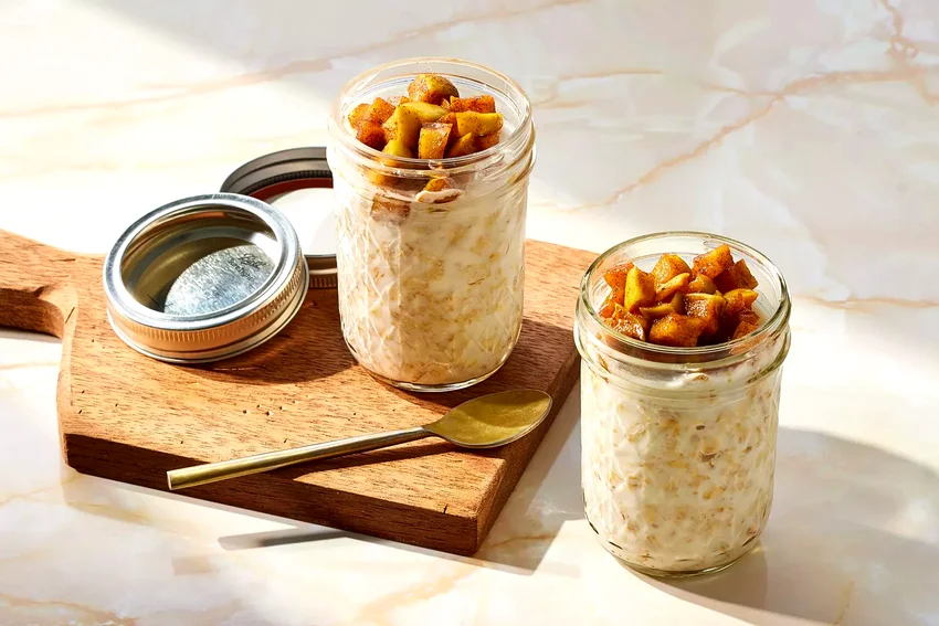 Apple Pie-Inspired Overnight Oats