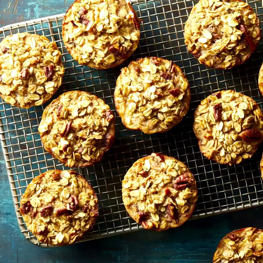 Baked Banana-Nut Oatmeal Cups
