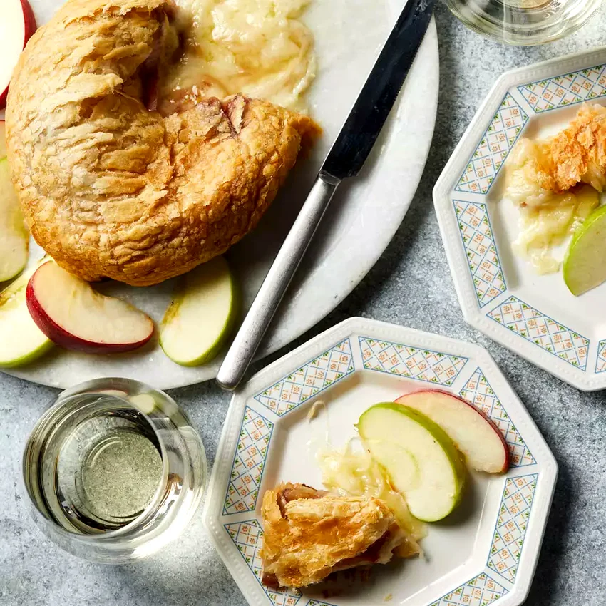 Baked Brie with Jam in Puff Pastry