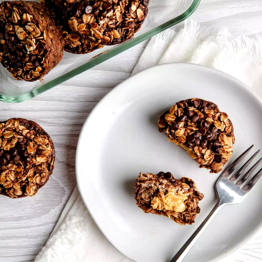 Banana, Chocolate & Peanut Butter Oatmeal Cakes