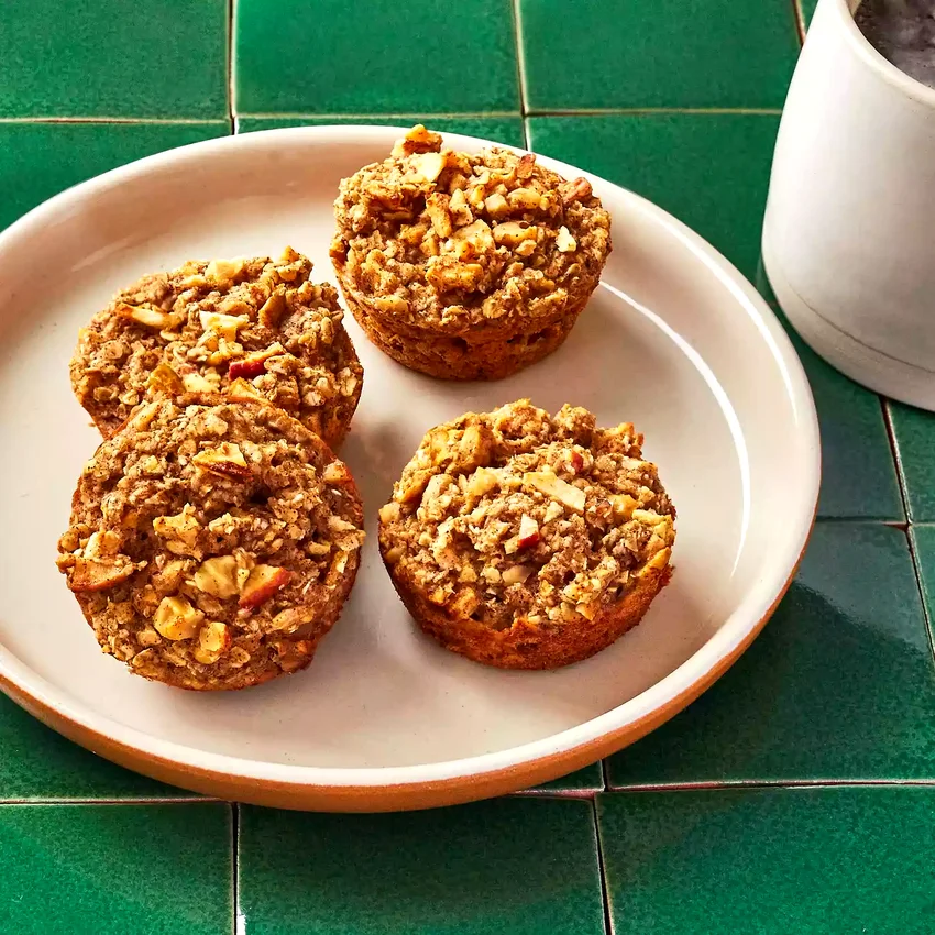 Breakfast Apple-Cinnamon Oatmeal Cakes