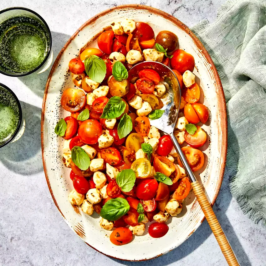Caprese Salad with Cherry Tomatoes
