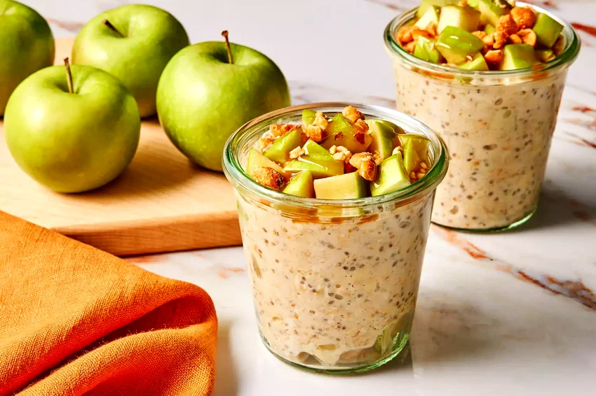 Caramel Apple–Inspired Overnight Oats