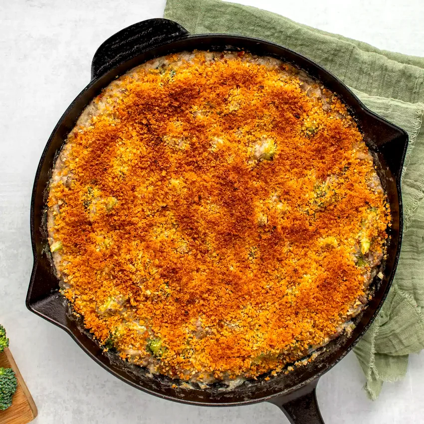 Cheesy Ground Beef & Broccoli Casserole