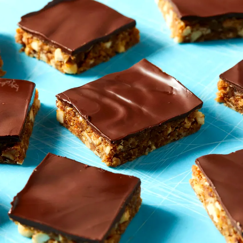 Chocolate–Peanut Butter Energy Bars