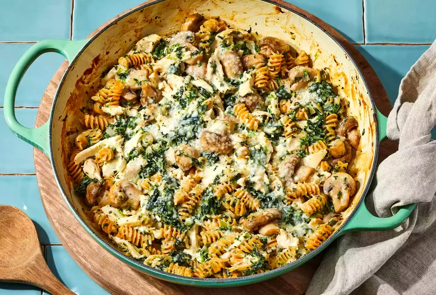 Creamy Chicken, Mushroom & Spinach Skillet Casserole