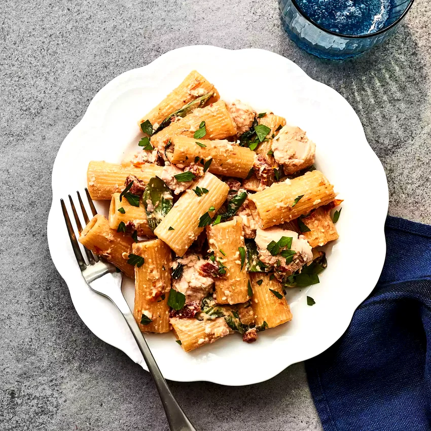 Creamy Salmon Pasta with Sun-Dried Tomatoes