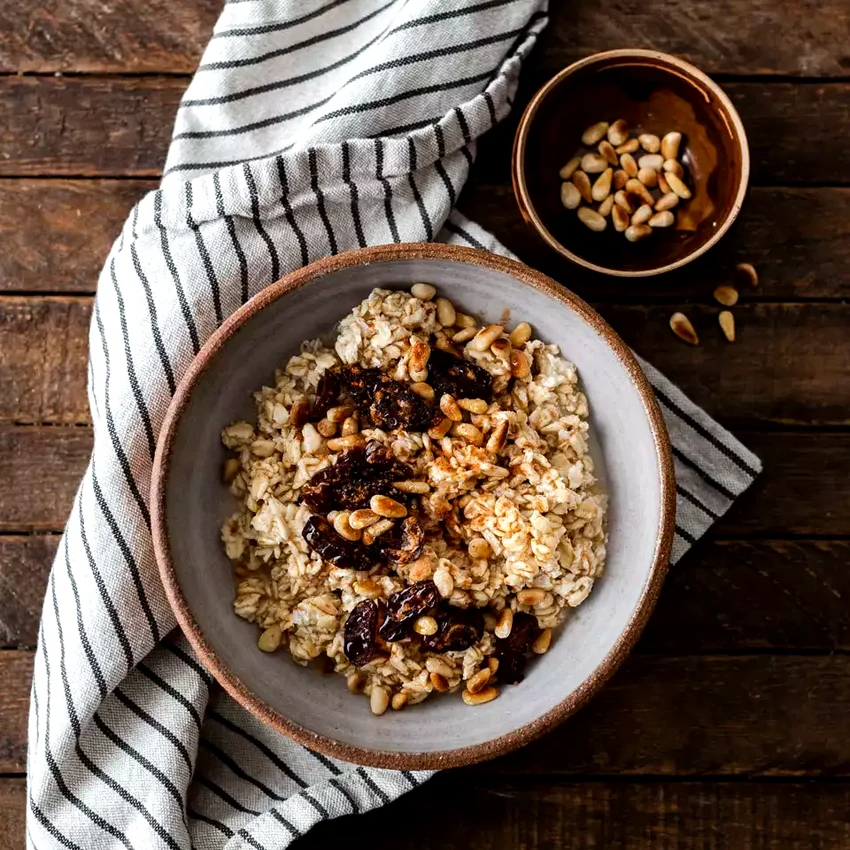 Date & Pine Nut Overnight Oatmeal