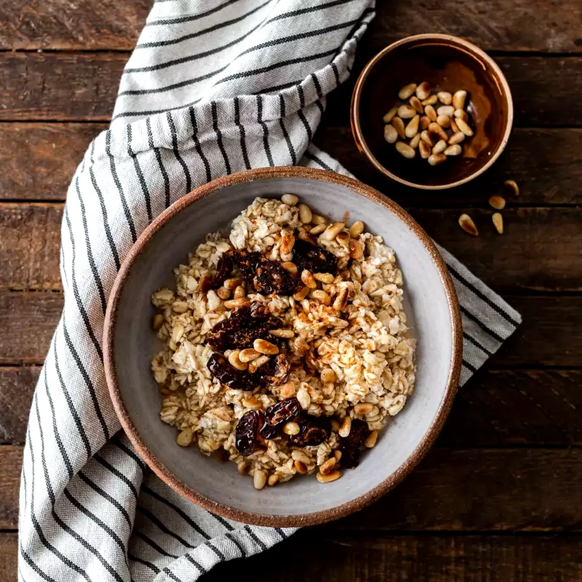 Date & Pine Nut Overnight Oatmeal