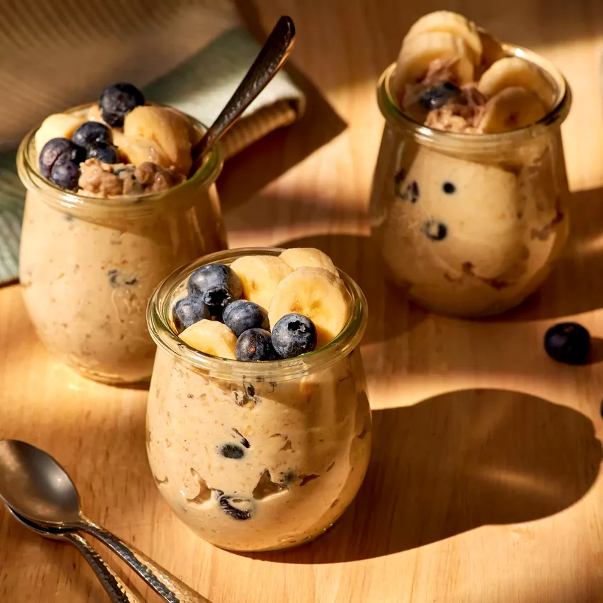 High-Protein Peanut Butter, Banana & Blueberry Overnight Oats