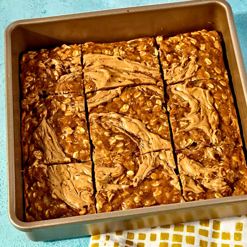 High-Protein Peanut Butter–Banana Oatmeal Bars