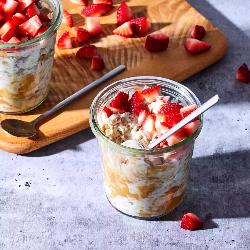 High-Protein Strawberry & Peanut Butter Overnight Oats