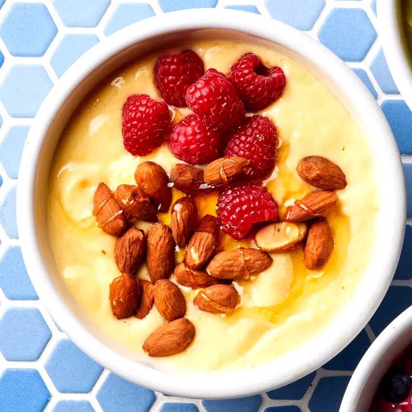 Mango-Almond Smoothie Bowl