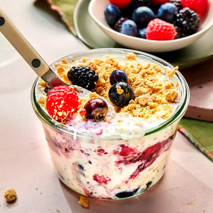 Mixed Berry Cheesecake-Inspired Overnight Oats