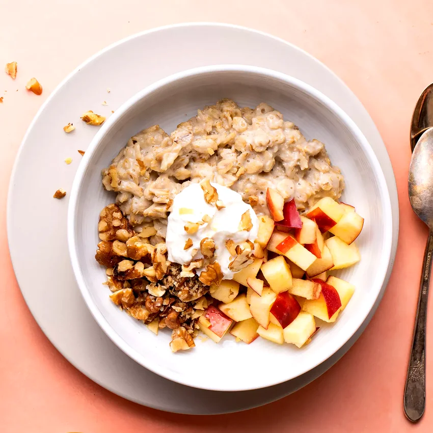 Oatmeal with Fruit & Nuts