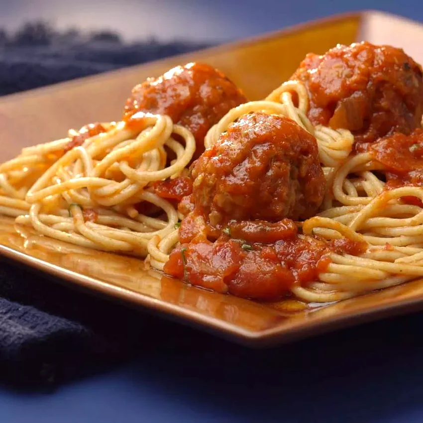 Old-Fashioned Spaghetti & Meatballs