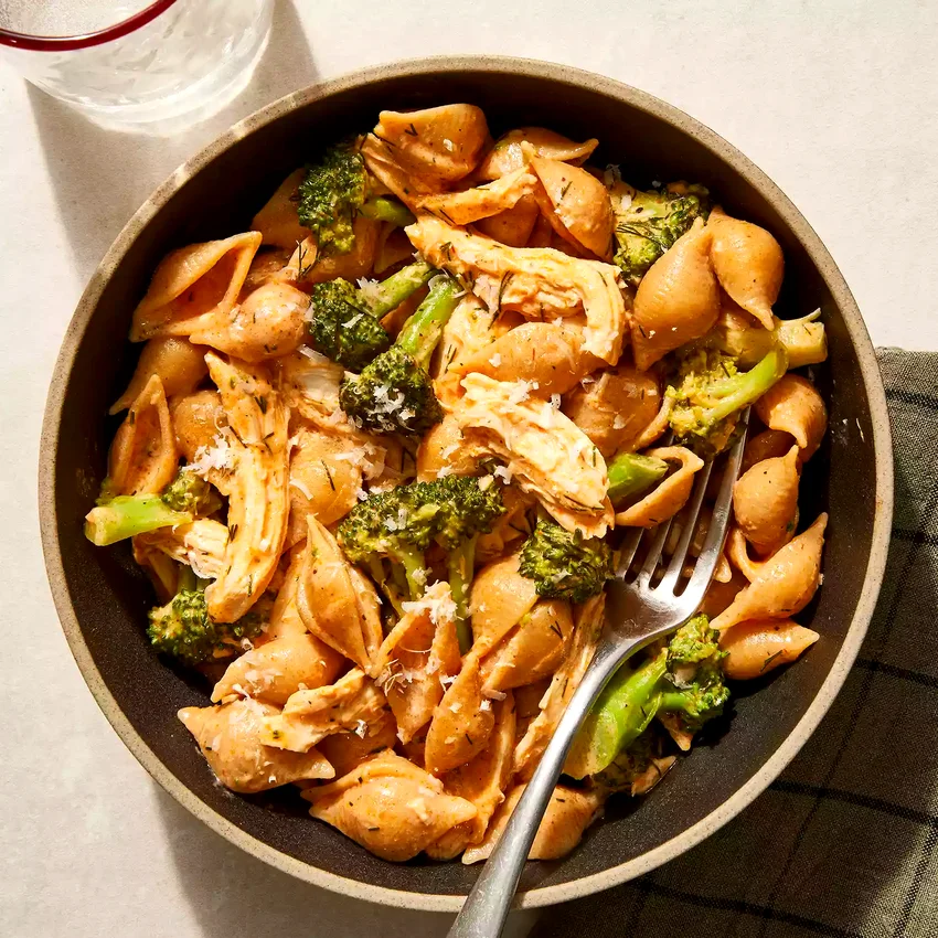 One-Pot Chicken & Broccoli Pasta