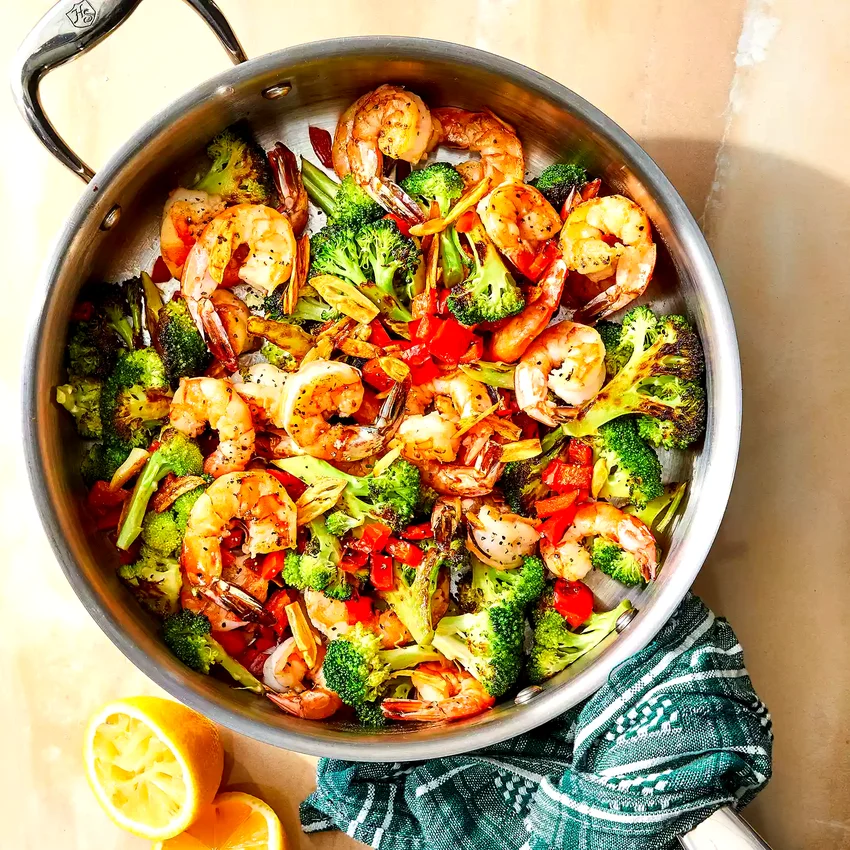 One-Pot Garlicky Shrimp & Broccoli