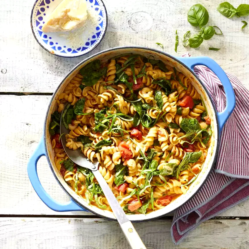 One-Pot Tomato Basil Pasta