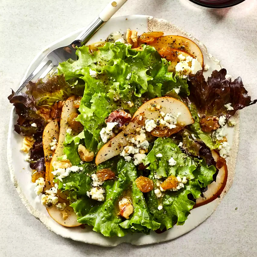 Pear, Gorgonzola & Walnut Salad