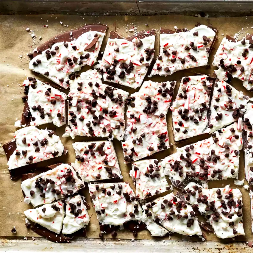 Peppermint-Chocolate Greek Yogurt Bark