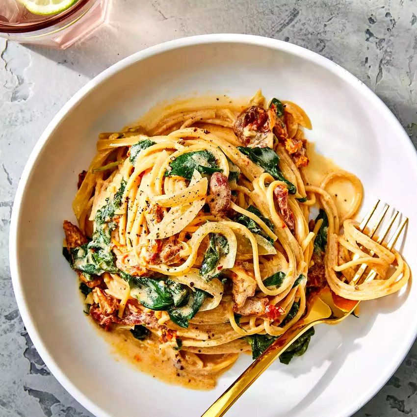 Spaghetti & Spinach with Sun-Dried Tomato Cream Sauce