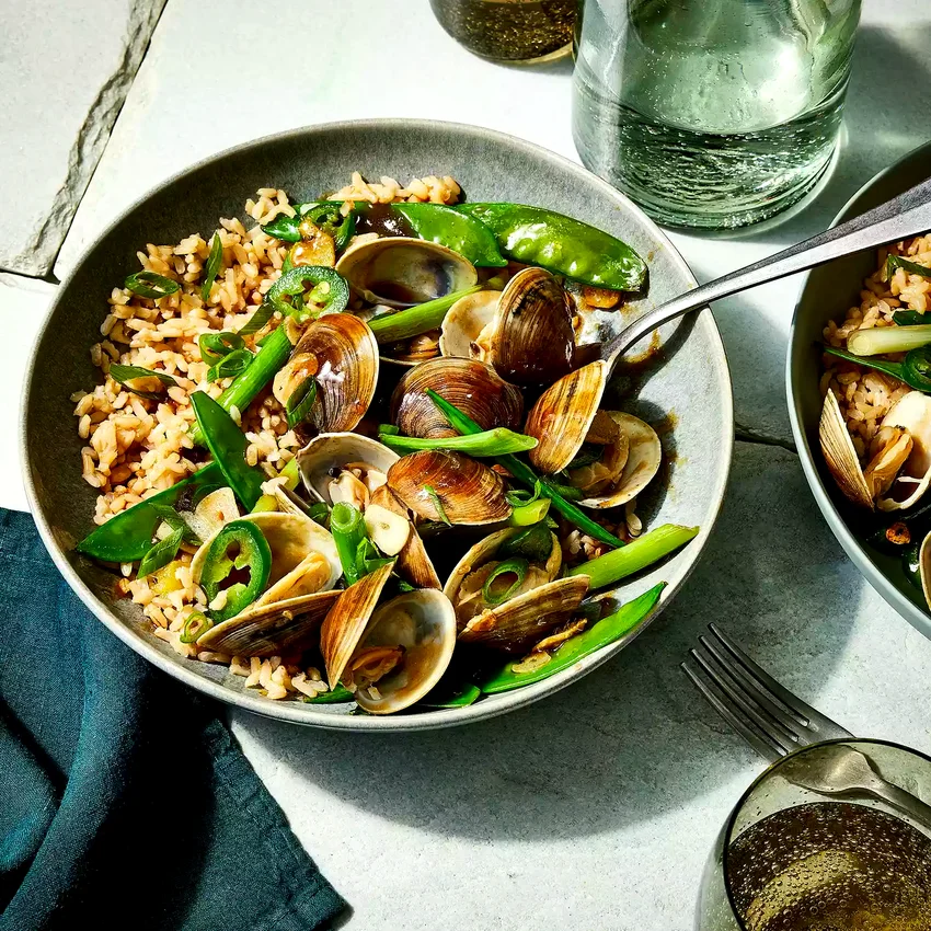 Stir-Fried Clams with Snow Peas