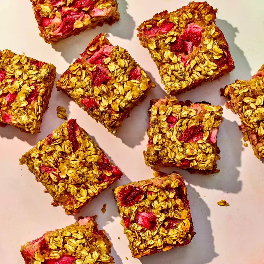 Strawberry-Oatmeal Breakfast Bars